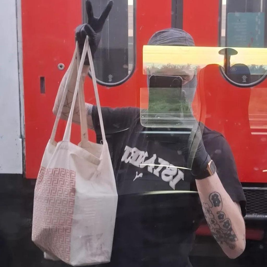 Imagem de capa para Pessoas aos berros (em 2025)