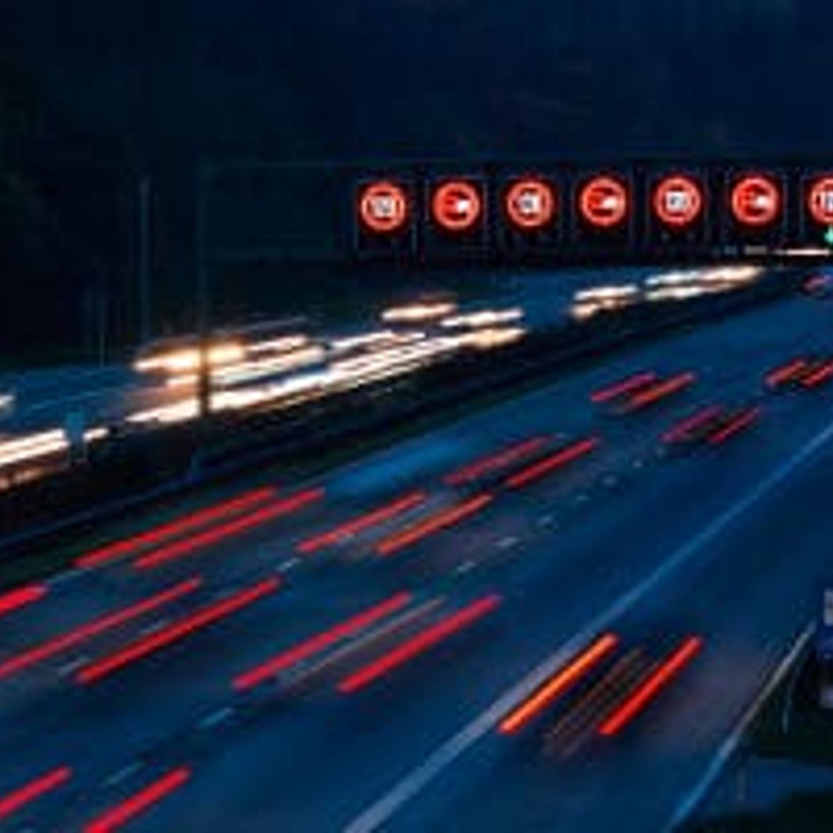 Автобан в германии без ограничения. Автобан германия. Ограничение скорости на автобане в германии. Ограничение скорости на автобане. Баден-вюртемберг горные автобаны.