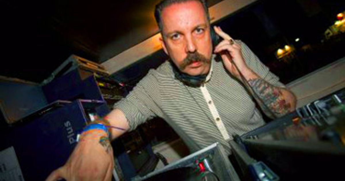 Andrew Weatherall 'A Love From Outer Space' Electric Elephant mix - R$N ...