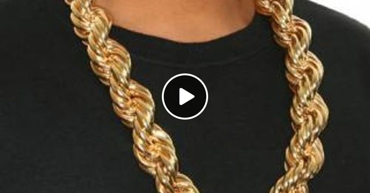 Fat gold chain necklace top