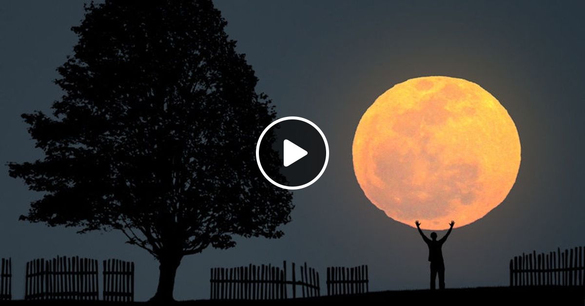 огромная луна. луна фото. большая луна. гигантская луна.