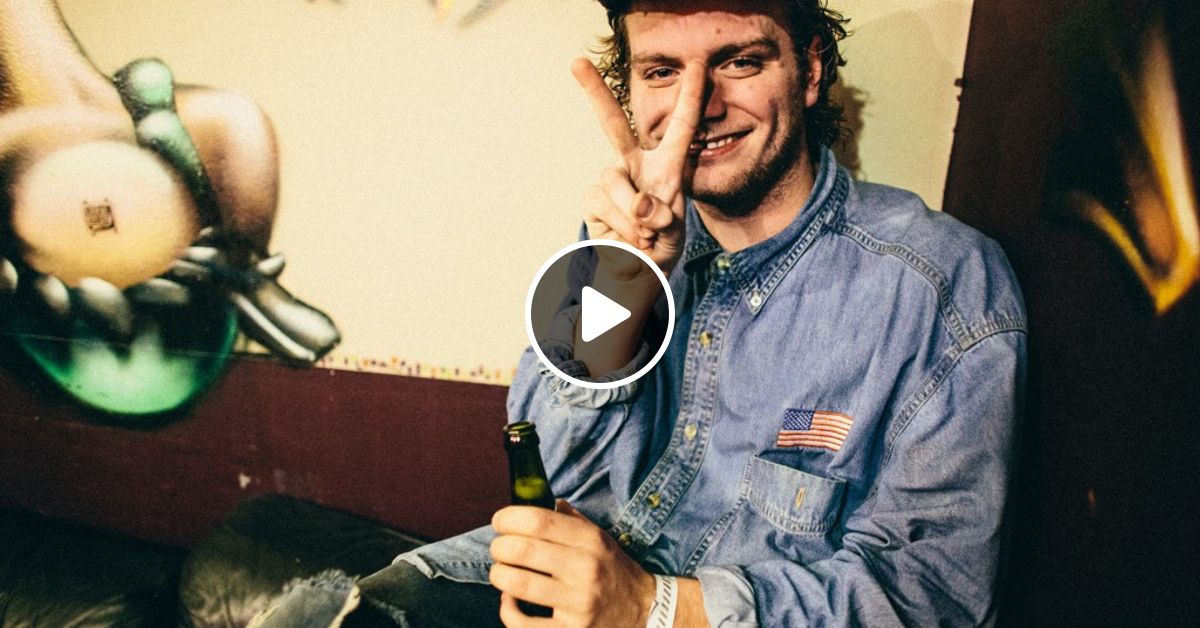 Heart to heart mac demarco. Молодо Мак Демарко. Мак Демарко тату. On the Level Mac DEMARCO. Mac DEMARCO gq.