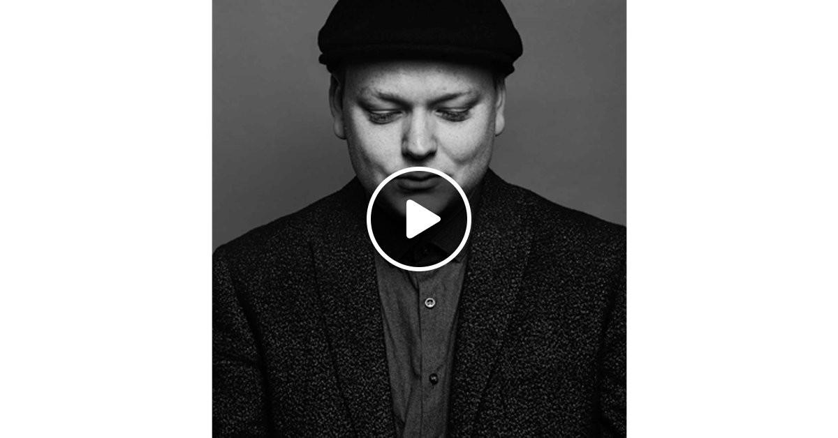 This week, Ian Shaw is delighted to back the unique vocal