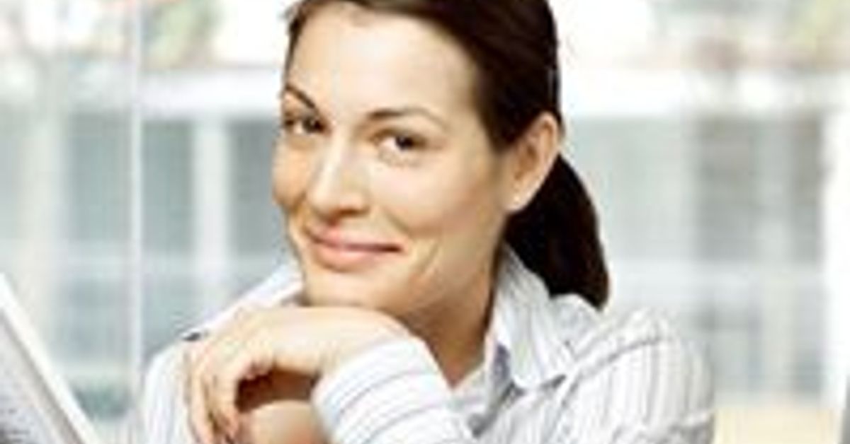 Парень и девушка офис молодые стажеры 2022 сток. Экономика и бухгалтерский учет. Фото связанное с работой. Фото связанное с работой. Красивые женщины в офисе.