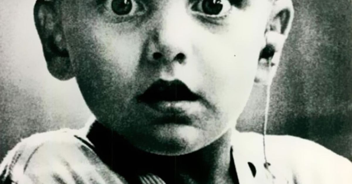 Впервые услышал. Мир впервые услышал о психоанализе. Биография римского корсакова. Двухмесячный малыш фото. Ребенок впервые слышит.