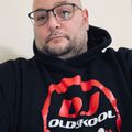 DJ Oldskool Breaks out the 45s