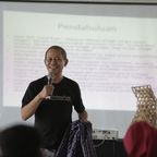 [Seminar Seni: Pendidikan dan Jaringan] Drs. Asia Ramli Prapanca, M. Pd - Teater Kita Makassar