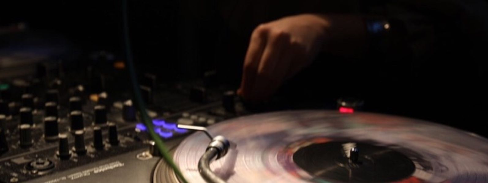 Dj hina