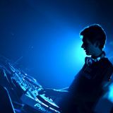 Matt Bukovski pres. Surrounded 020