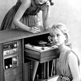 Club Nitty Gritty Radio Show #18 25/11/14 - Oh, Girls, Girls...