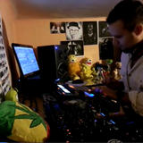 The Plumberman-First Ustream Broadcast with some Maschine Live Fun