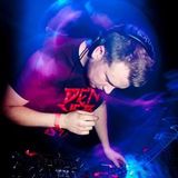 Distance feat. Toast MC (Chestplate) @ Minimal Mondays Show, Rinse.fm 106.8 FM - London (03.06.2013)