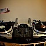 well vamos por la bachata on this 1 por DJ LWi$E....