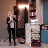 Smartups: Julie Perry, Social Media Director of StrataBlue. Amplifying Content Marketing