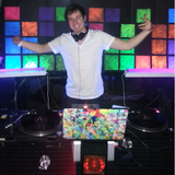 Night Vibes: a blended set of top 40 sprinkled with progressive house