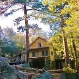 Pine Cove retreat - featuring Hatchback
