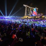 lululemon Yoglo iLight @ Marina Bay: Betty and Brittanie Yoga feat. Amanda Ling - Yoglo Doopz Mix