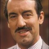 JOHN CHALLIS TALKS TO KENNY STEWART ON LACHE FM 18-10-2012