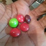 SMACKING ON RECORDS MUNCHING ON SOME SKITTLES BUTTA BLEND