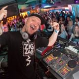 DJ Dian Solo - Big Summer Tunes - remixed & mashed up (2 Da Club radio show - episode 30)