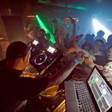 B2B DNB mix - December 2015