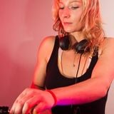 Djane Julia König - warm beats for cold days