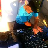 AQUI UN SET DE LA PENULTIMA NOCHE QUE ESTUVE TOCANDO EN CLUB HOLLYWOOD.