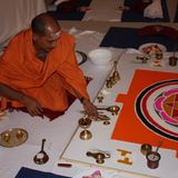 Shree Lalitha Sahasranama Stotram mit Swami Nivedanananda