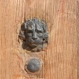 "Et si un homme auprès de nous vient à manquer à son visage de vivant, qu'on lui tienne de force la