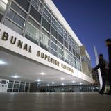 Programa Lente de Aumento discutindo cobertura sobre eleição