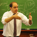 Informativo Forever: Entrevista con el Ec. Julio Jose Prado - 13 medidas para enfrentar la crisis