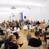 The (economic) position of the artist in a society (public debate)