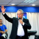 Apóstol Robin Olivares - Lidiando una Batalla Legal y Militar