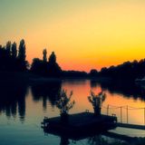 Downtempo mix for moody relaxation