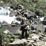 Je marche dans les gorges