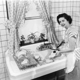 HouseWive's Choice - Dishwasher Hands - With DTR - Broadcasted 8th November 2010 on dnbradio.com