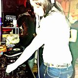 DJane Grinsekatze - Technoides Tanzvergnügen