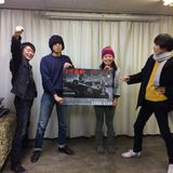 香港からやってきた自由の女神「MayBo」が見守る中、今年最後のラジオ放送!!!