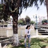 Bà Già Đi Chợ Đồng Xuân. Mua Viên Thuốc Lắc Về Cho Ông Già =))
