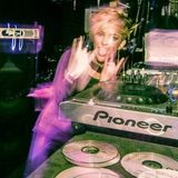 frankie's house pt2 (2decks 1 mixer 1 girl ;)