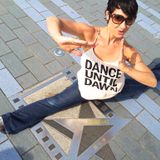 Hanging in The Arm Balance w Kate Cariati