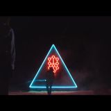 L'amore, i triangoli, le piramidi e i centauri.