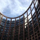 Ça ratifie sec au Parlement Européen : l'Ukraine indécise.