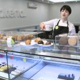 "Tot ho produïm nosaltres, croissants, sucs.. i la maquinària necessària ens limita l'espai"