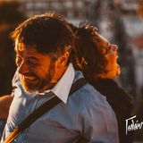 "Γελώντας Άγρια"