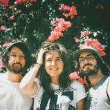 Vivo acá - Courtney Barnett @ Glastonbury 2014 (26-08-14)