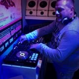 Dj Harry in the mix @ Begin to dj
