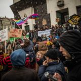 Nechte Kliniku dýchat - live reportáž z pochodu za autonomní sociální centrum Klinika
