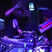 Groove and Bass Pre-Party | Wally (Breaks, Dubstesp, Dnb, Dub Techno, Dub)