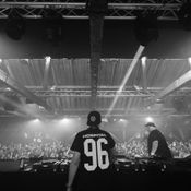 Hospitality In The Dock - 05 - Metrik feat. Carasel MC (Hospital) @ Tobacco Dock - Ldn (14.04.2017)